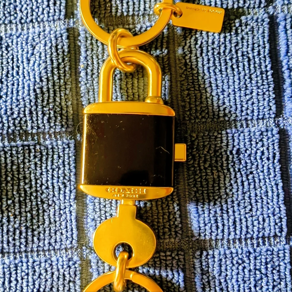 Coach Gold and Black Lock Keychain Lock/Unlock (BAG NOT INCLUDED) - Picture 5 of 6